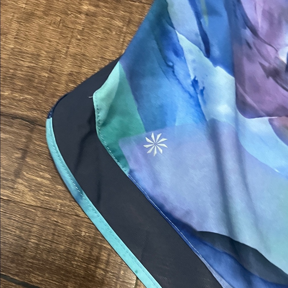 Athleta Printed Mesh Racer Run Short Size L - Picture 8 of 10